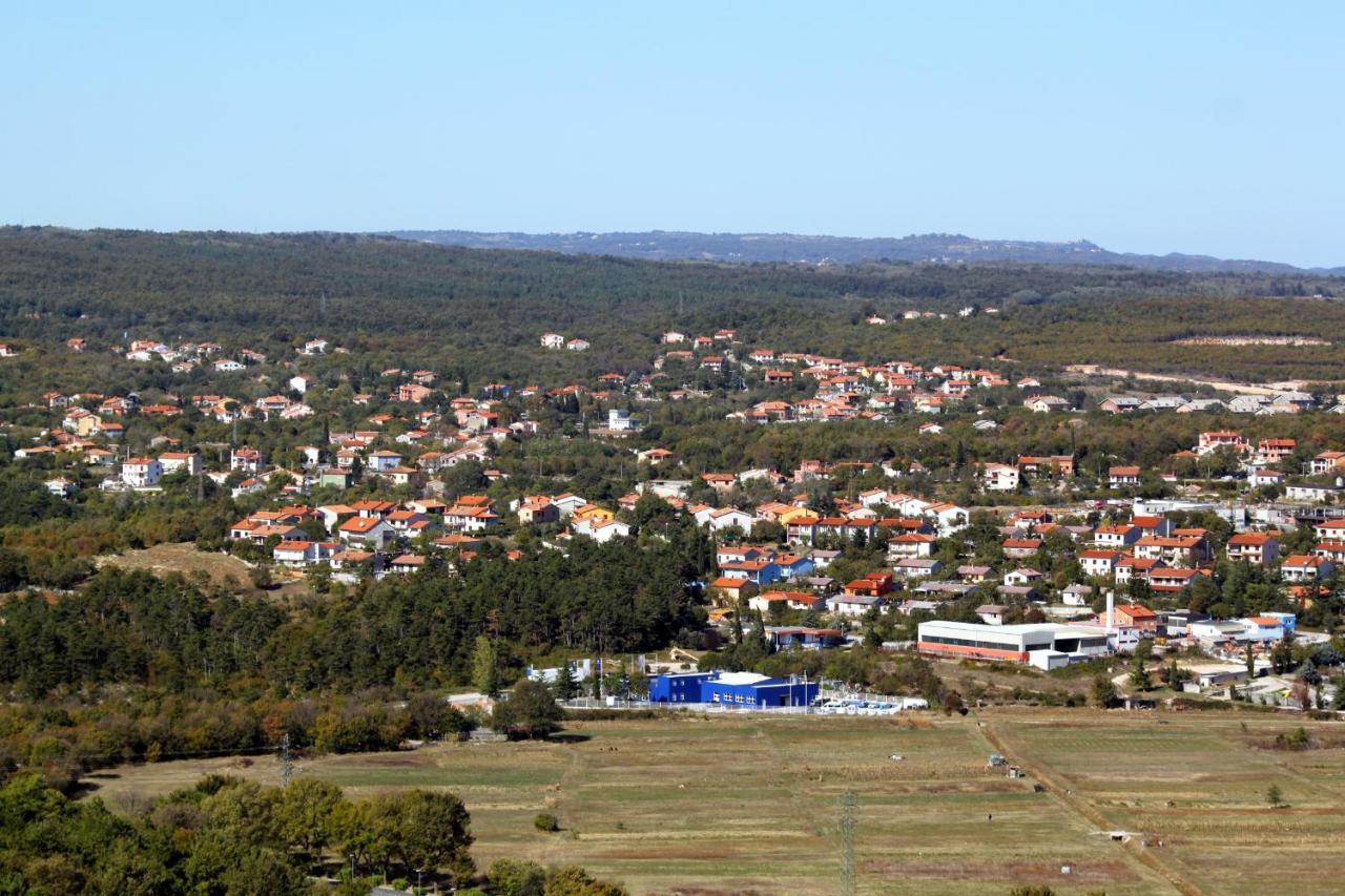 Apartments With A Parking Space Vinez, Labin - 11851 외부 사진